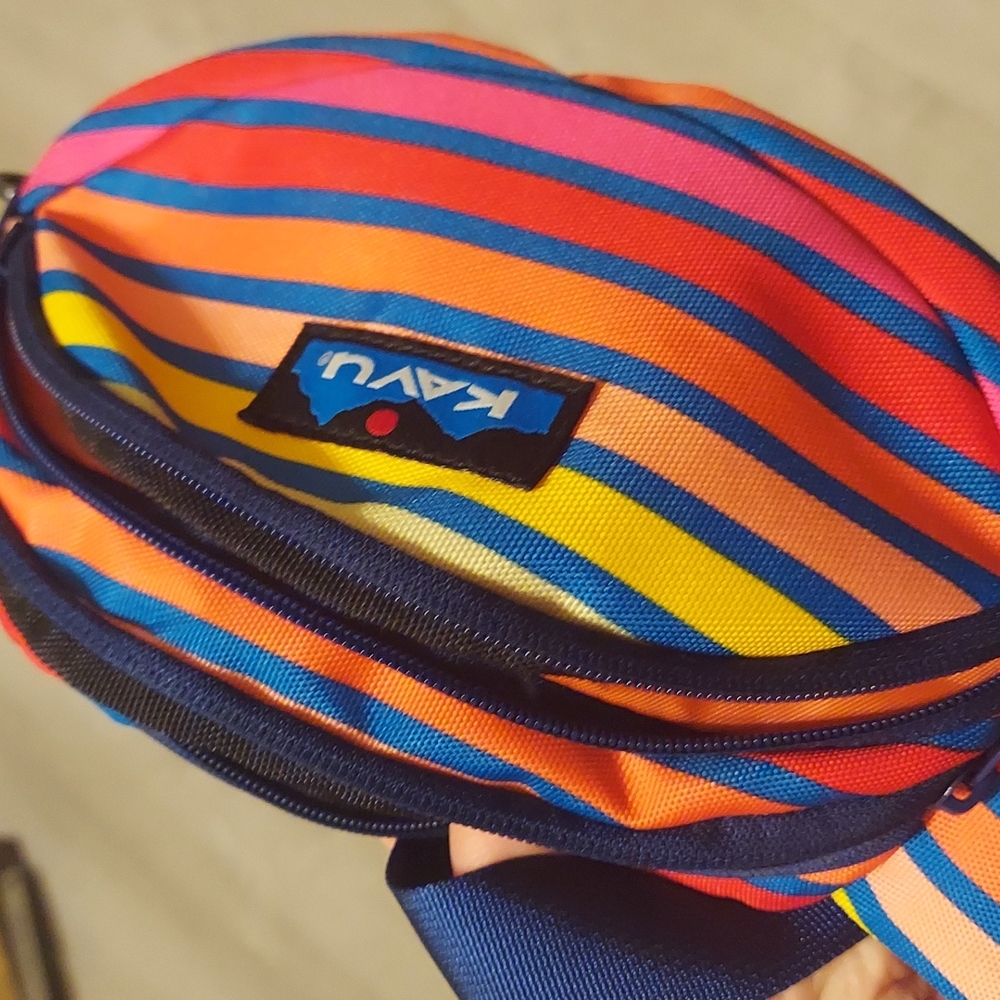 Rainbow pattern active compact great fanny pack
